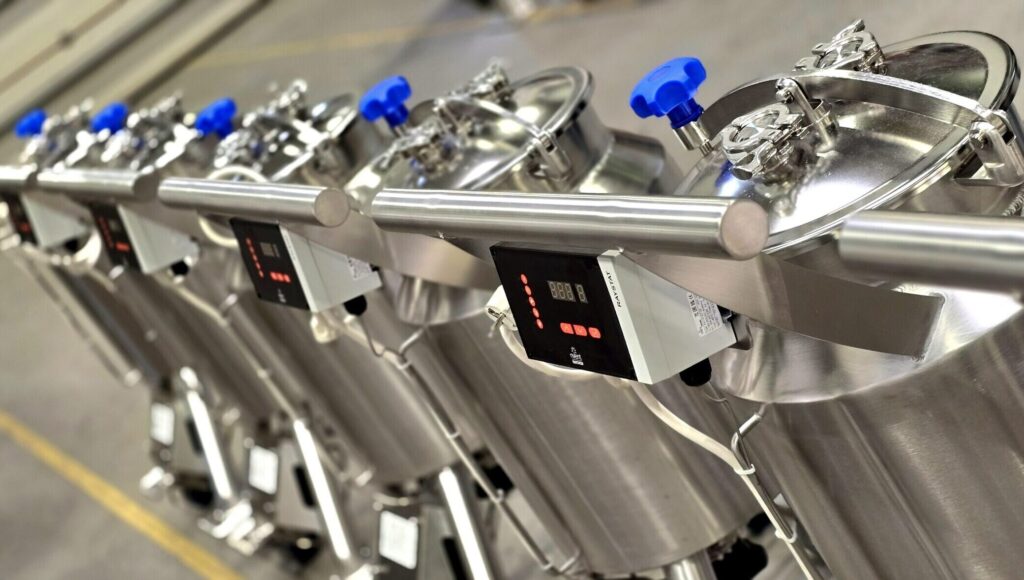 Rvs tanks van Gpi Pharma voor Tiofarma