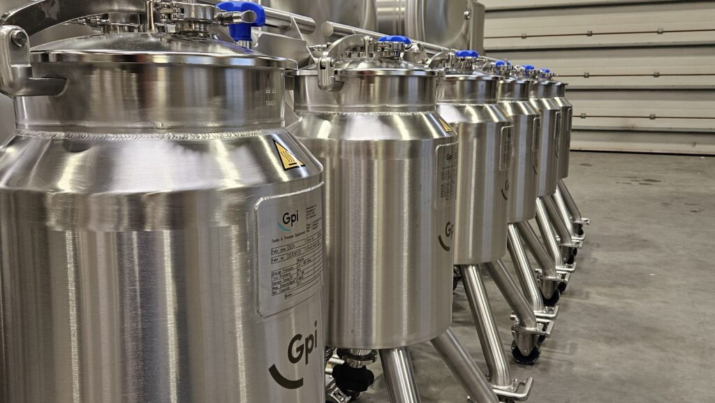 Rvs tanks van Gpi Pharma voor Tiofarma