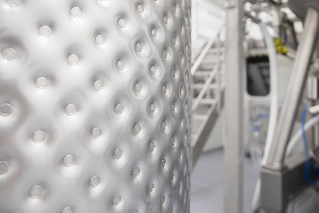 High-quality stainless steel mobile medicine tank for the pharmaceutical industry